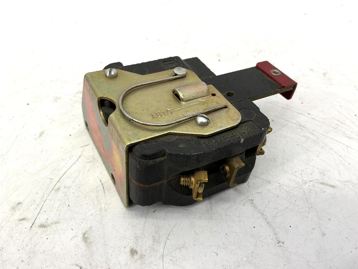 Used Square D 1976-B1-X2 Overload Relay Power: 600VAC Control: 600VAC/250VDC