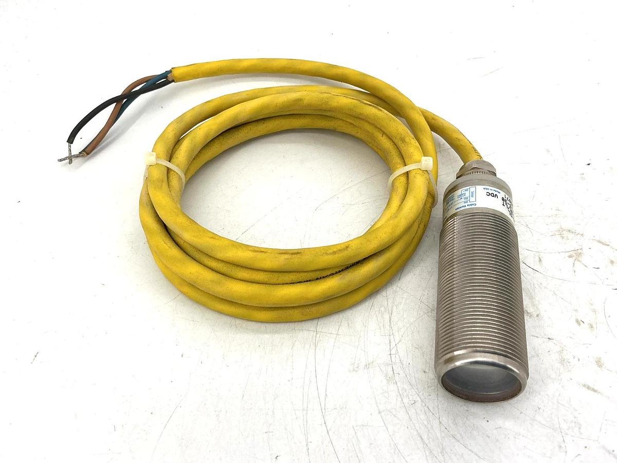 New Eaton Cutler-Hammer E58-30TD250-GL Ser A1 Photoelectric Sensor 132VAC 30VDC