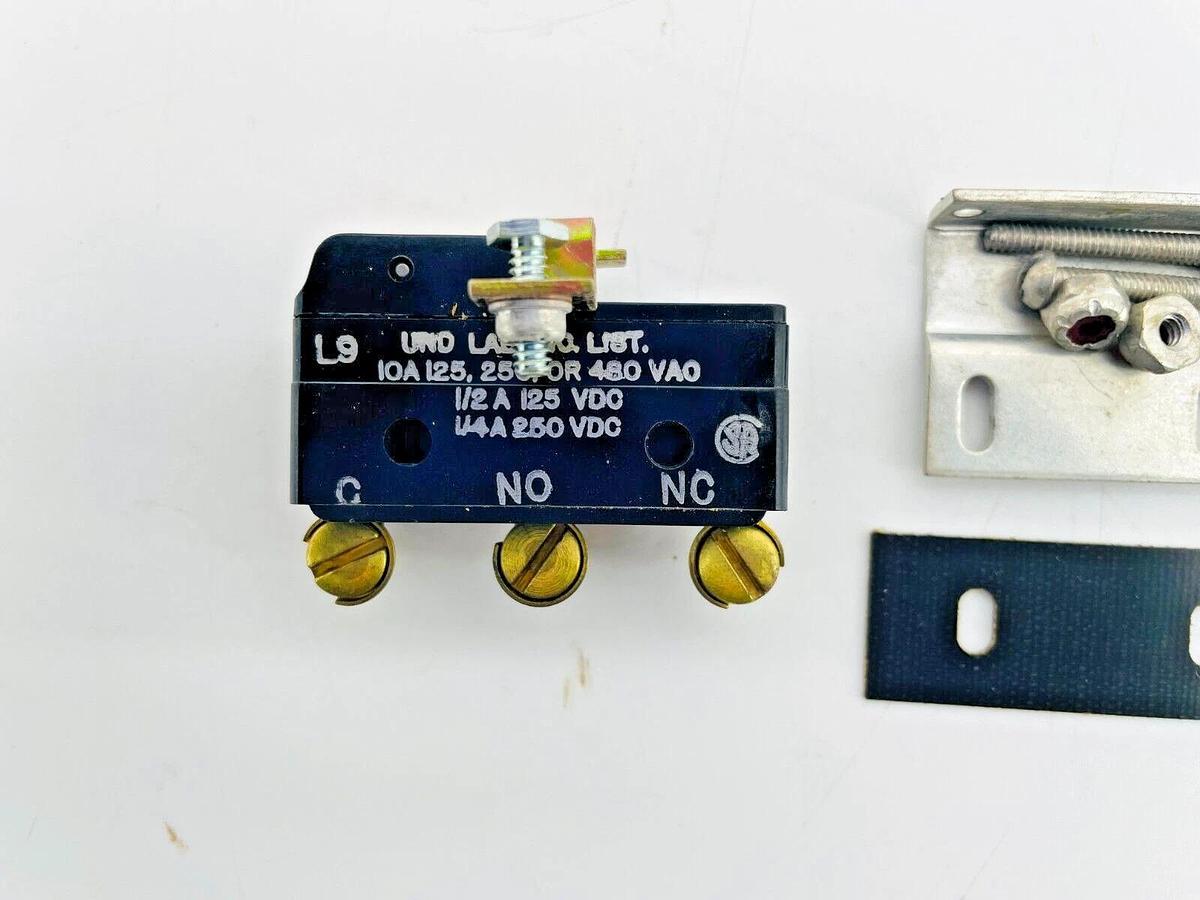New Microswitch BZ-2RW843589-P4 Limit Switch 250V