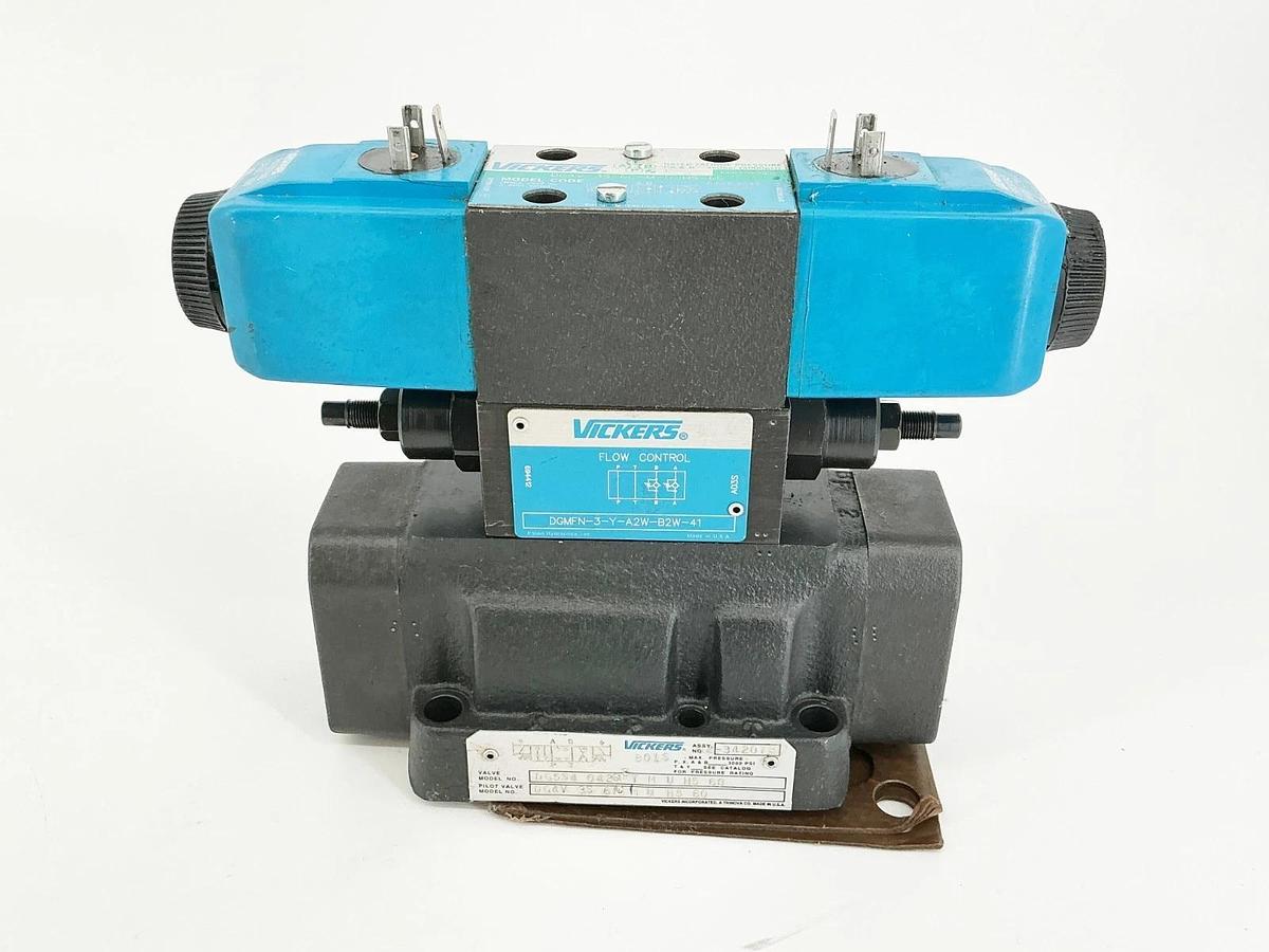 New Vickers DG5S4-042C-2T-M-U-H5-60 Solenoid Valve 5000PSI 24V 30W - No Box