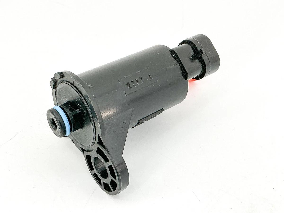 New Hyster 1558191 PVT Retaining Valve