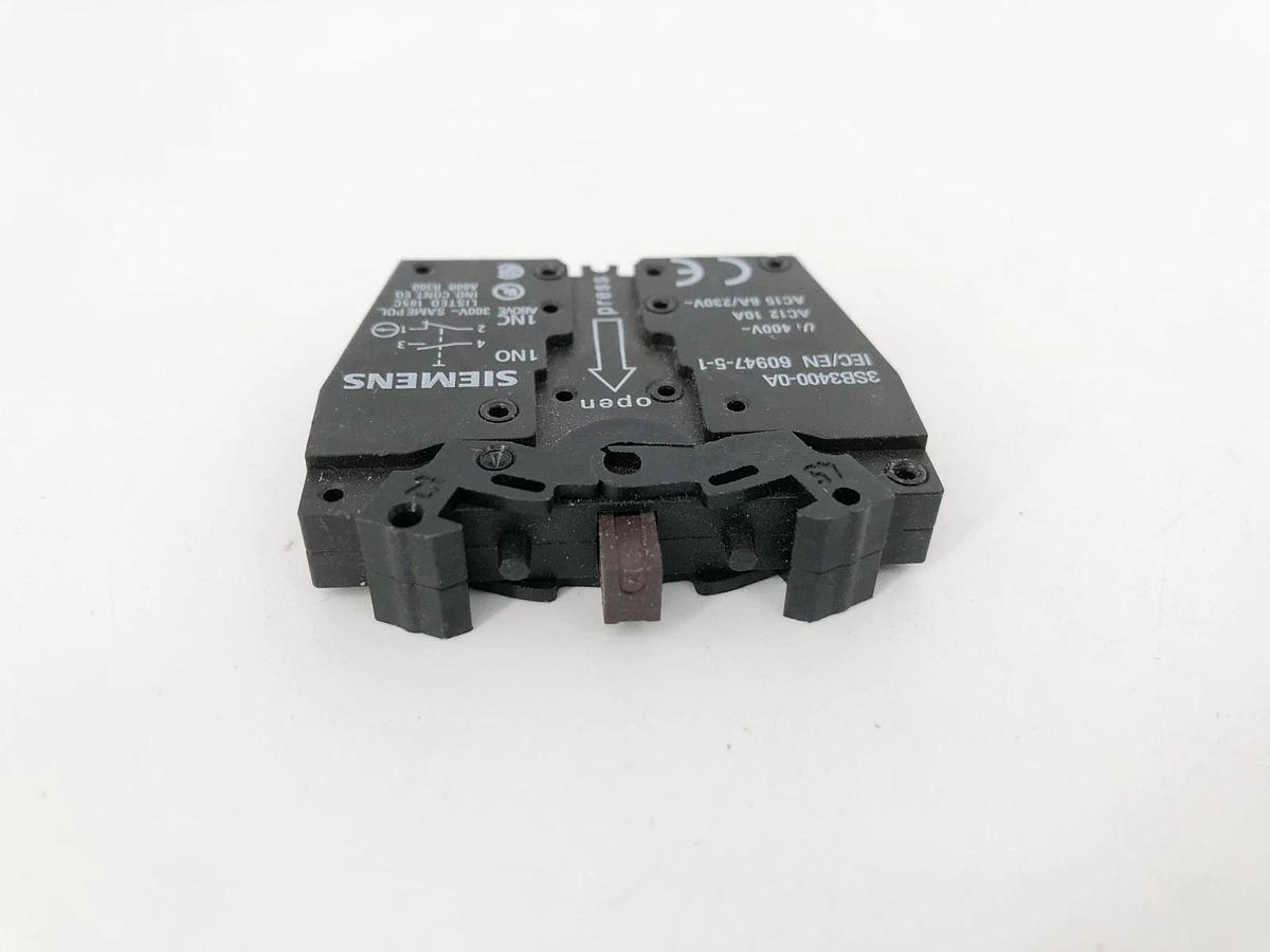 Lot of 2 New Siemens 3SB3400-0A Contact Blocks 400V 1NO 1NC - No Box