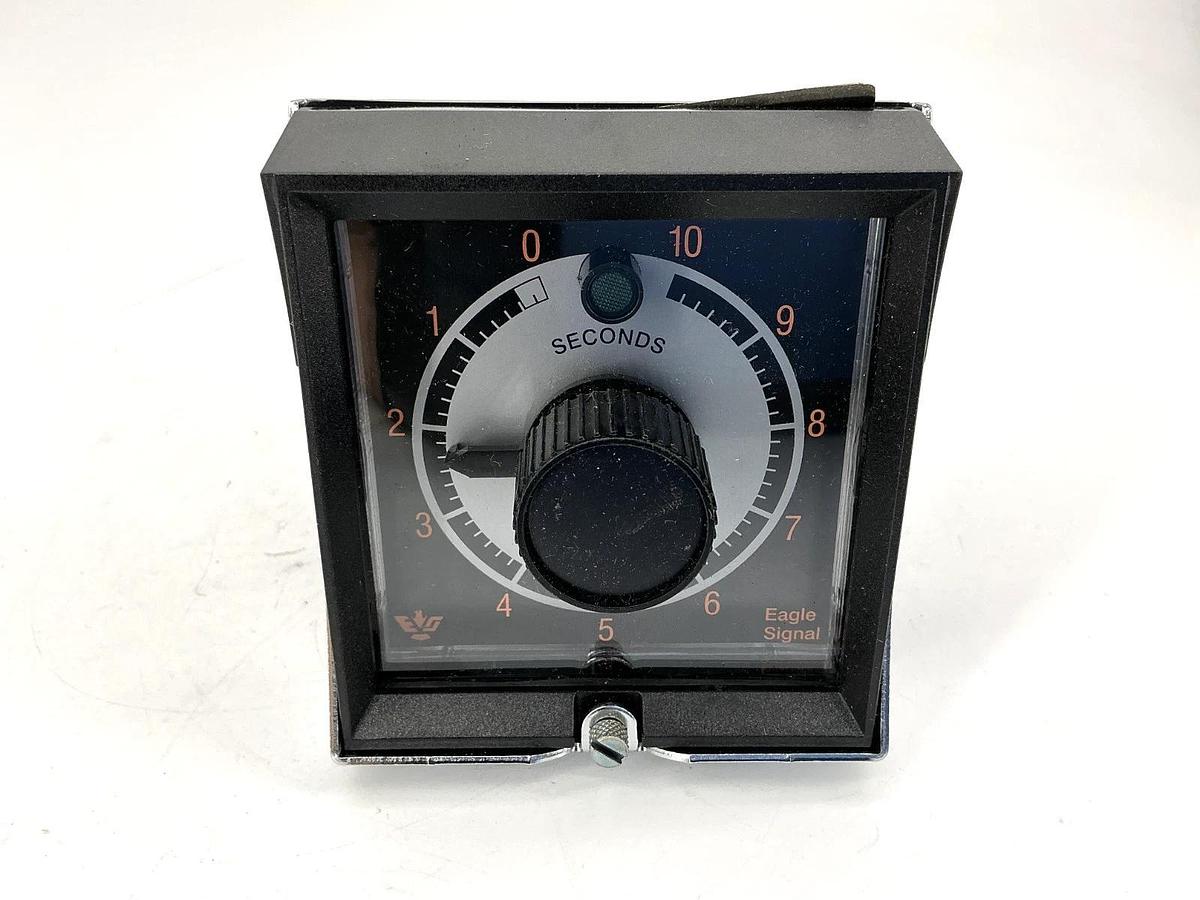 New Eagle Signal HP515A6 Reset Timer Knob Adjustable Range 0-10sec 120VAC 60HZ