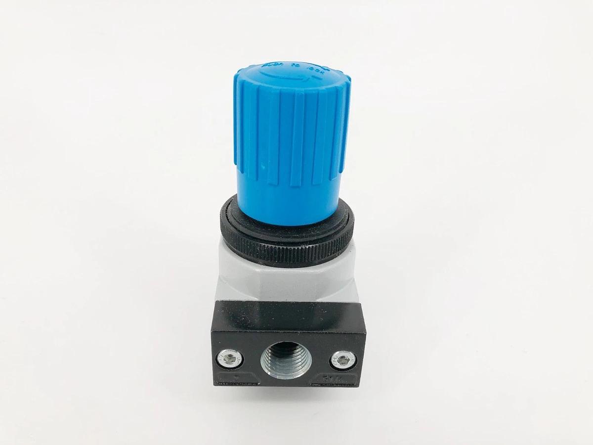New Festo LR-1/4-D-7-I-MINI Pressure Regulator 240psi 192301