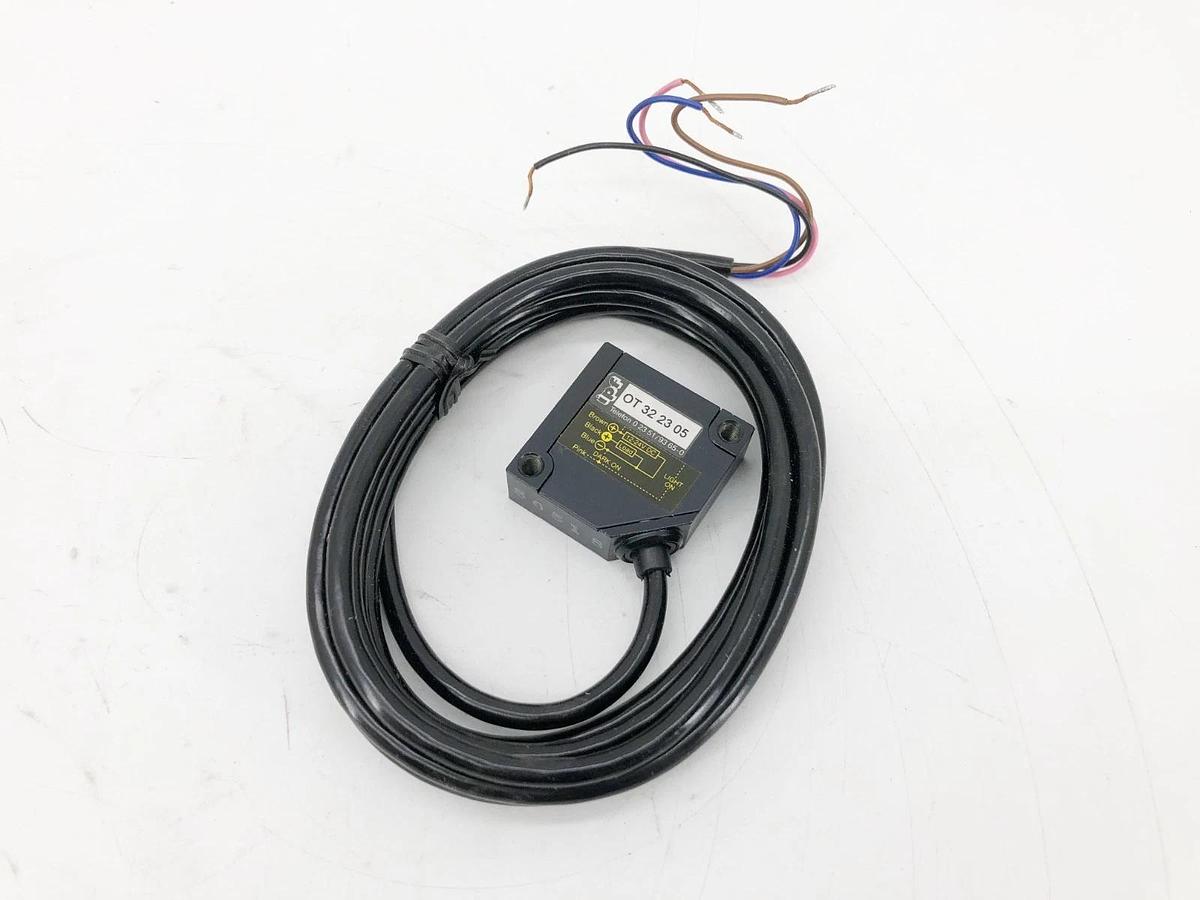 New IPF Electronic OT322305 Photoelectric Sensor10/30VDC 2m Cable