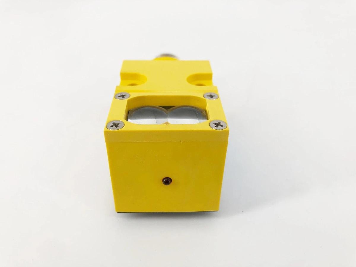 New Banner Engineering SM912LVQD Photoelectric Sensor 10-30VDC 25336