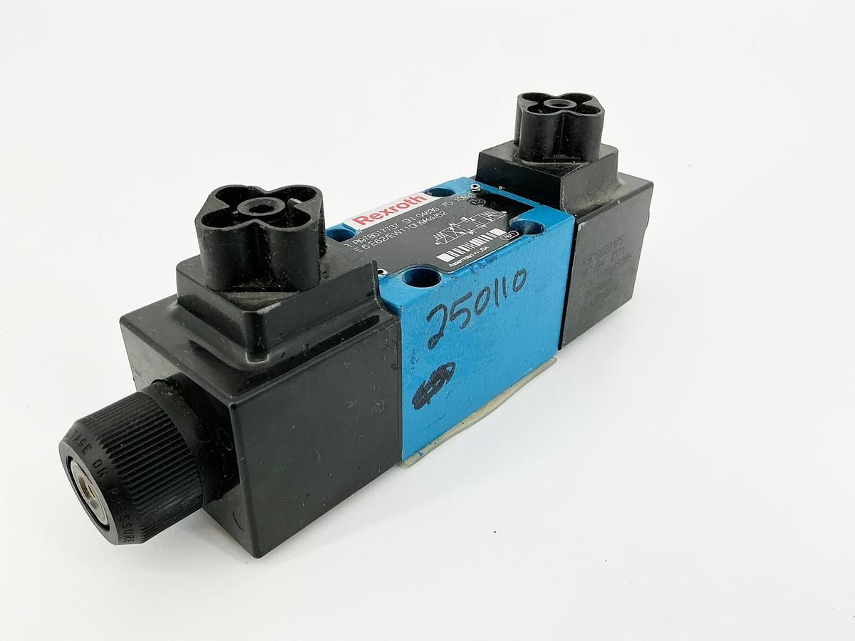New Rexroth R978017737 Directional Control Valve 4WE6E62/EW110N9K4/62 - No Box
