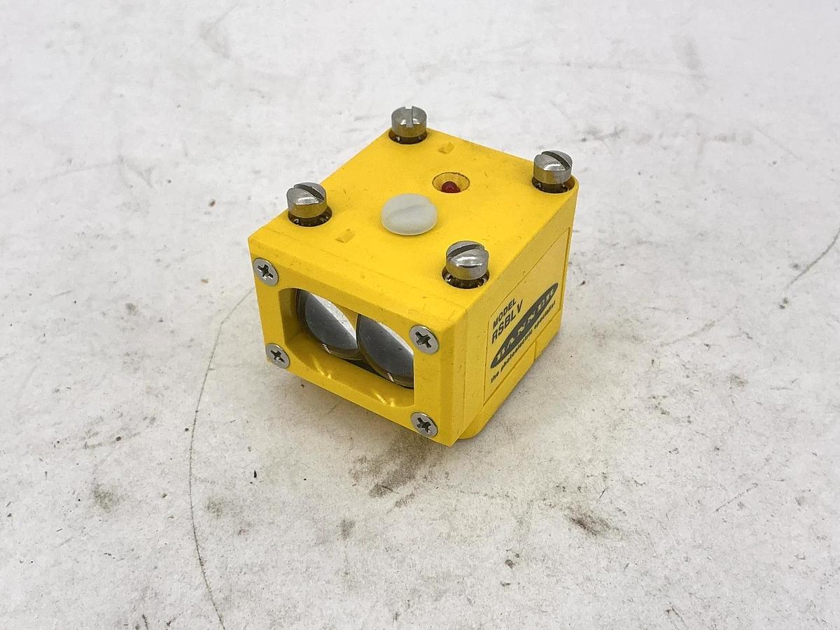 New Banner Engineering RSBLV Maxi-Beam Photoelectric Sensor 25547 - No Box