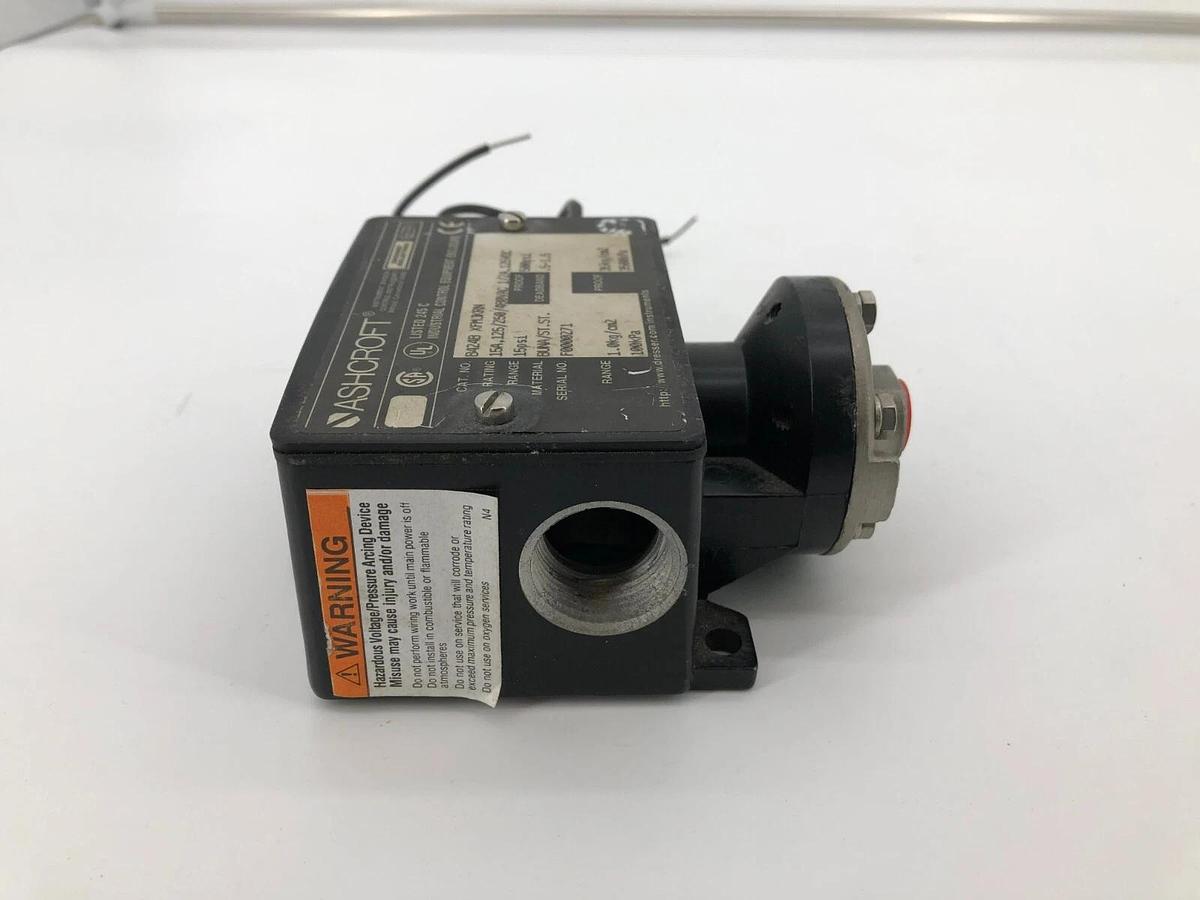 Used New Ashcroft B424B XFMJKRN Pressure Switch 15A 125/250/480 VAC