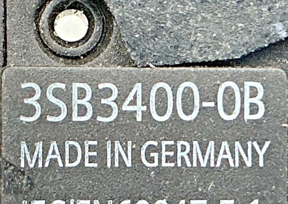 Used Lot of 3 Siemens 3SB3400-0B Contact Block Black 1NO 10A 400V