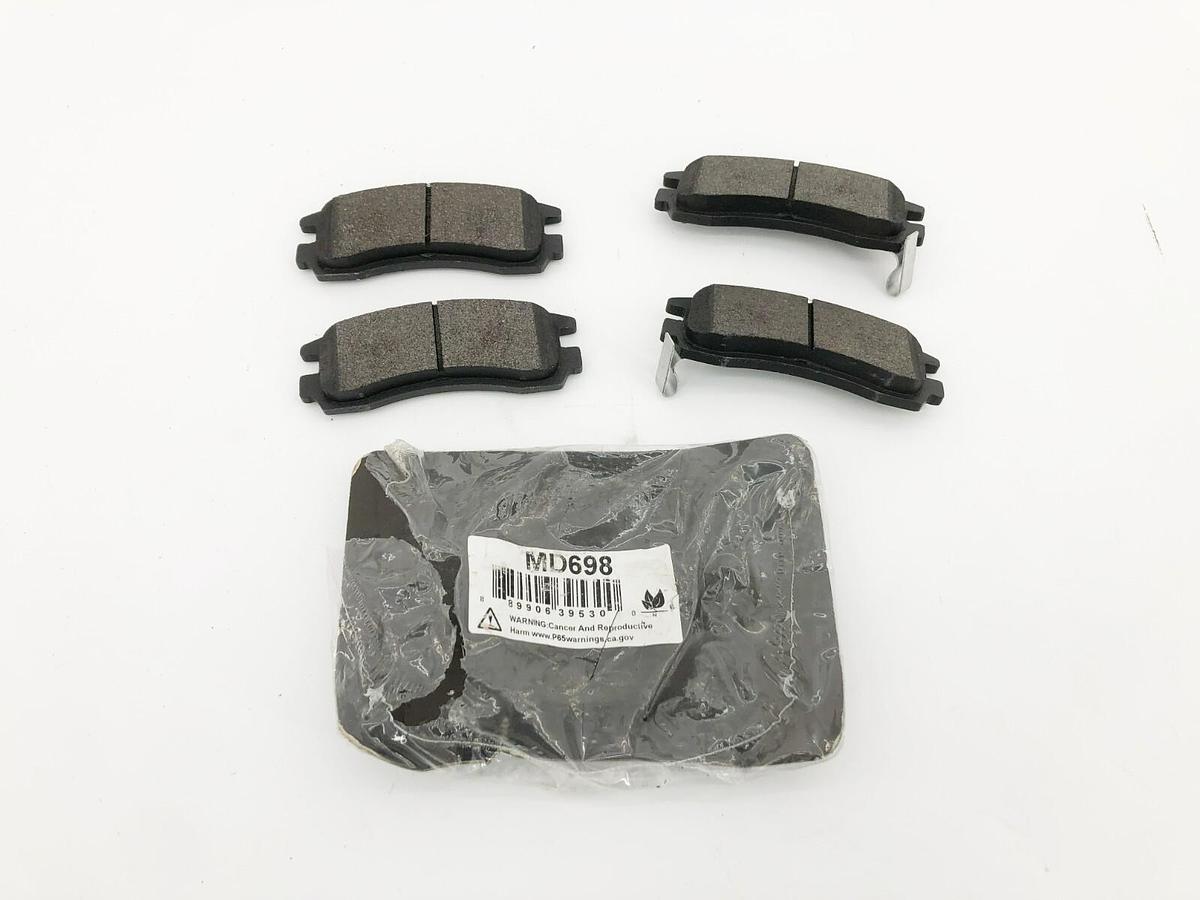 New MD698 Disc Brake Pad Set