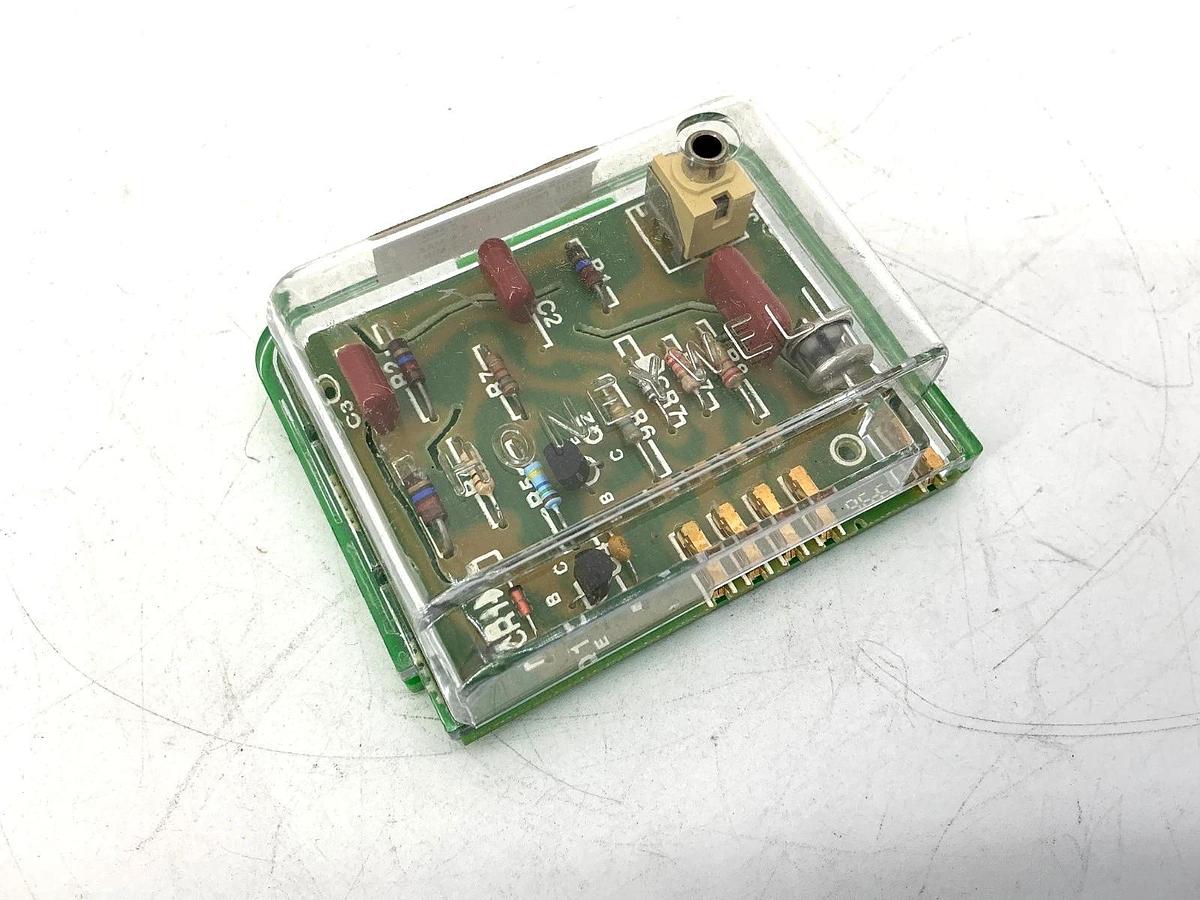 New Honeywell R7289A1004 Plug-In Rectification Amplifier 2-4sec Flame Response