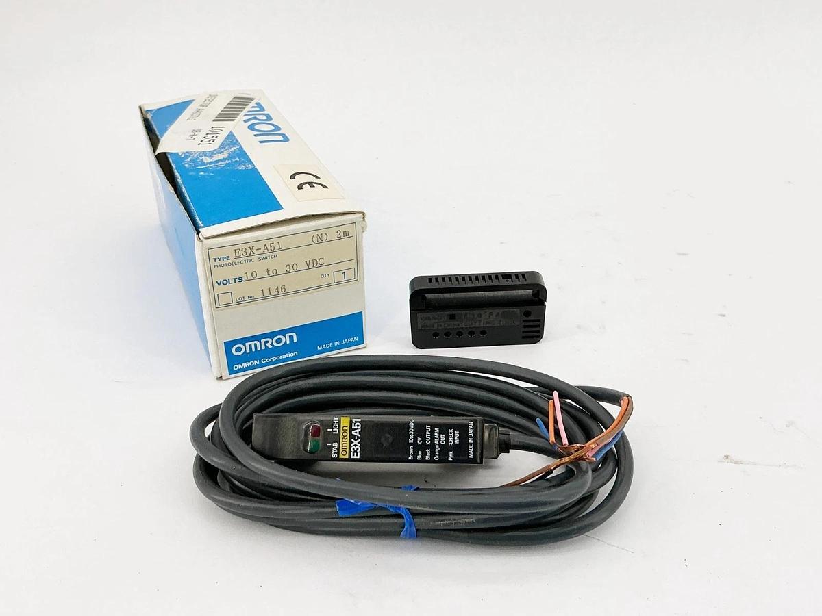 New Omron E3X-A51 Photoelectric Sensor 10-30VDC 2MM 5 Wire