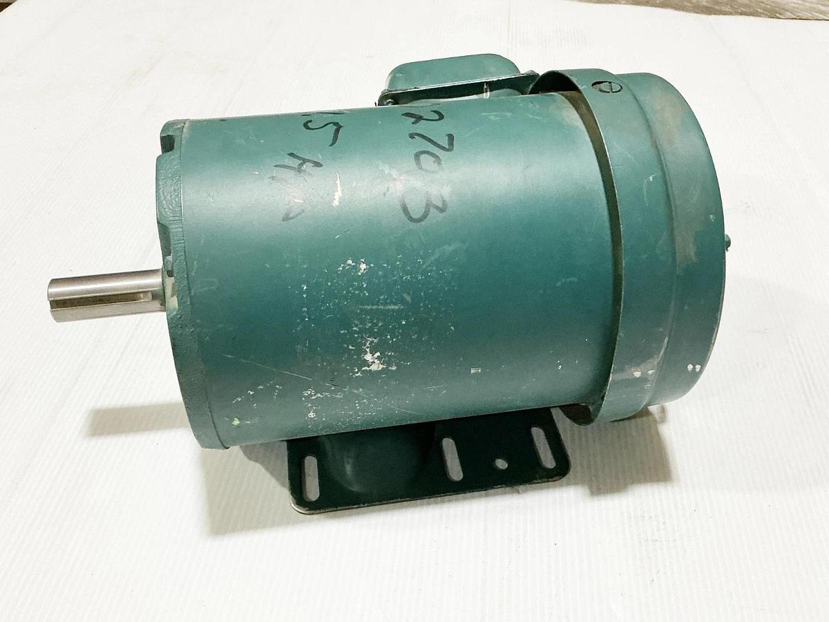 New Reliance P14X3242M-TQ Electric Motor 1.5HP 460V 3450RPM 3PH FK143T Frame