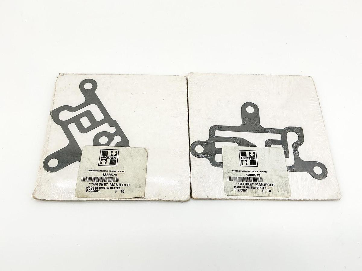 New Lot of 2 Hyster 1388573 Manifold Gasket