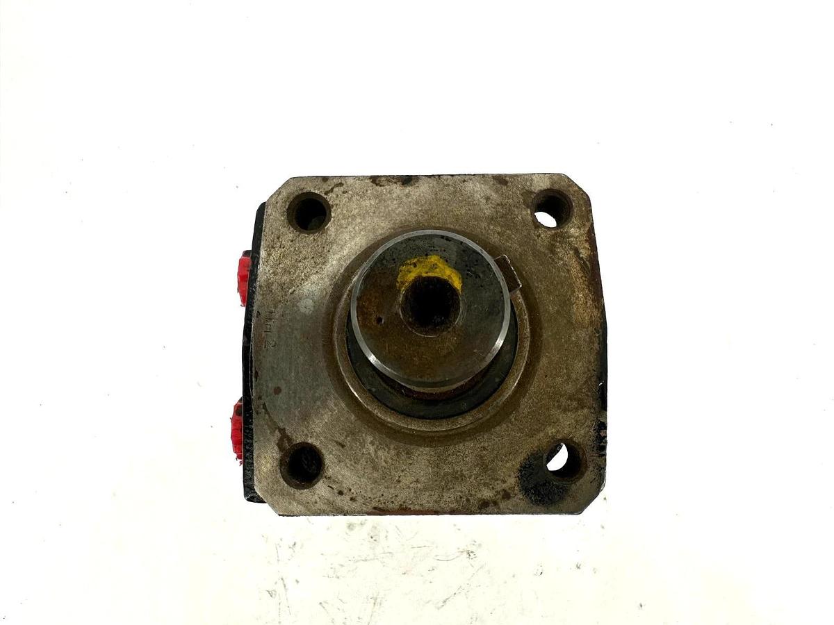 New Ross MF041310AAAA TRW Hydraulic Motor Torqmotor 0.97" OD Shaft - No Box