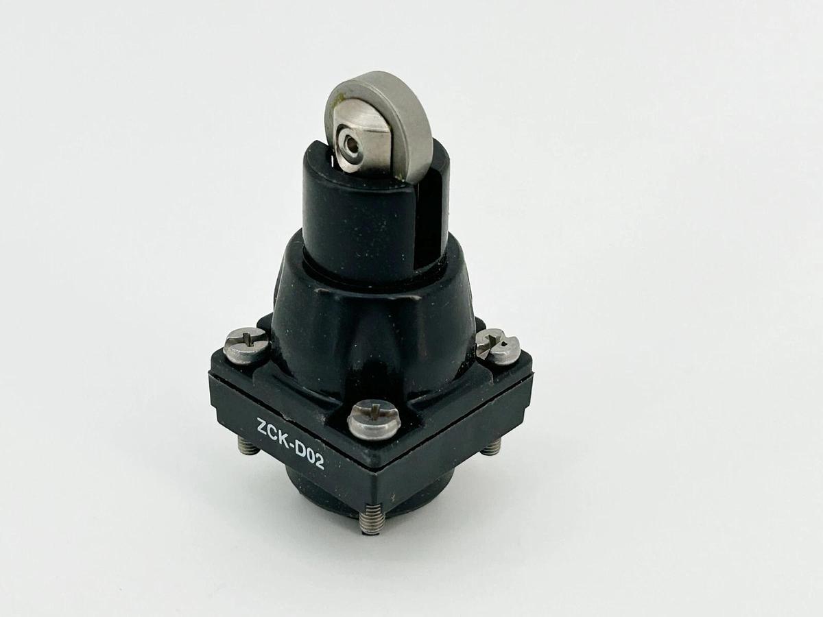New Telemecanique ZCKD02 Limit Switch Roller Plunger Spring Return 2 Directions
