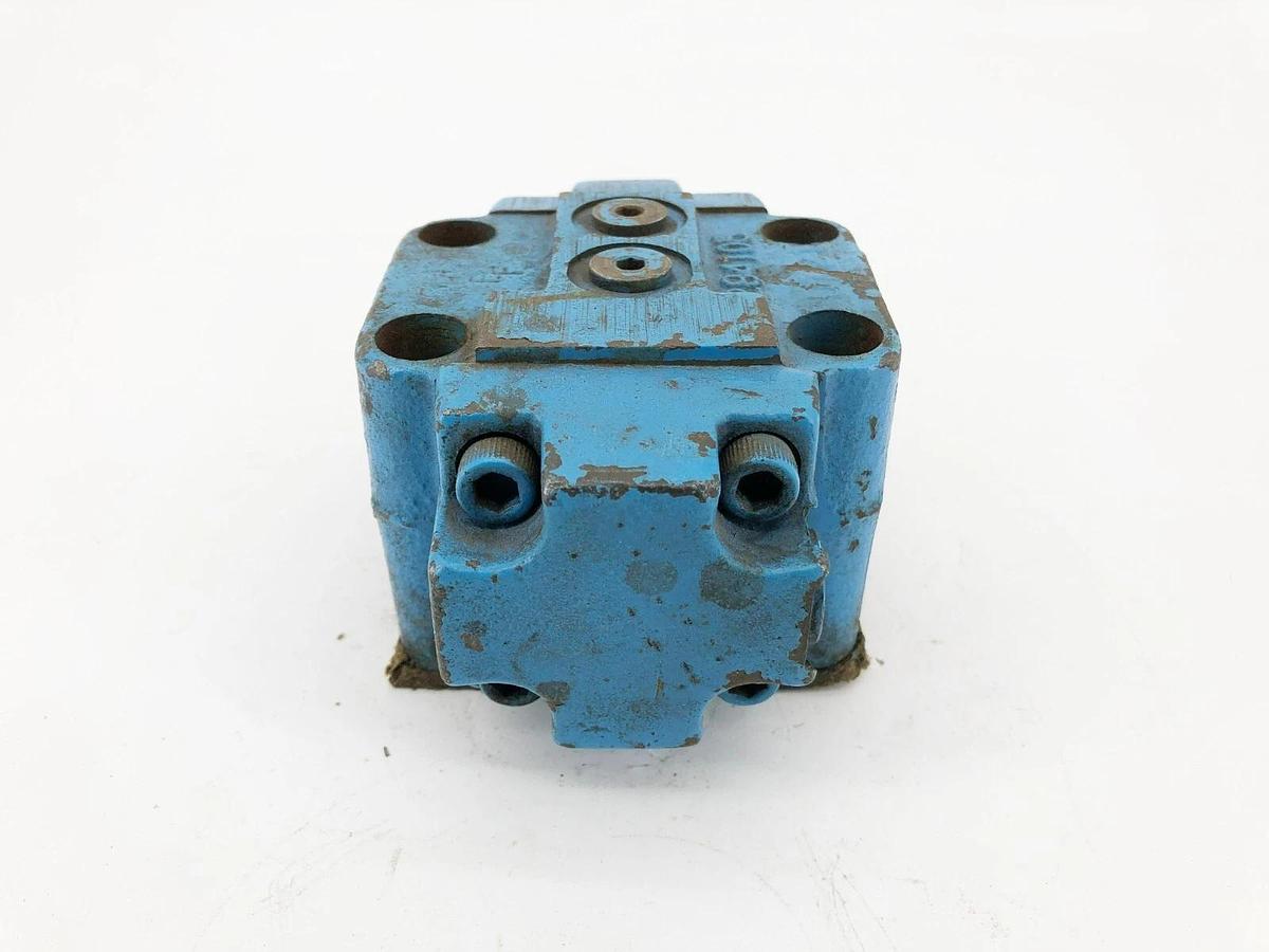 Used Vickers 4CG 03 A 21 Pilot Operated Check Valve 626499