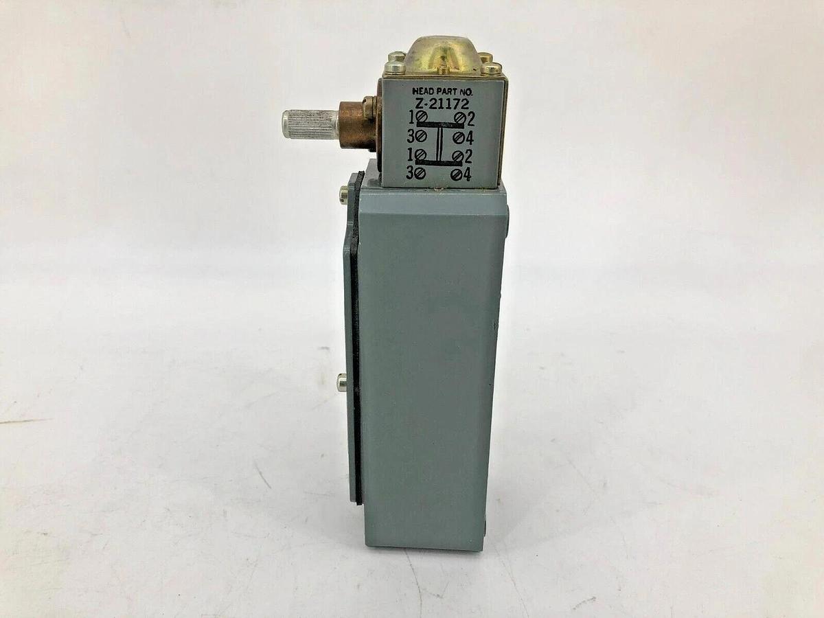 Used Allen Bradley 802T-HT Oiltight Limit Switch New Surplus (Missing Lever)
