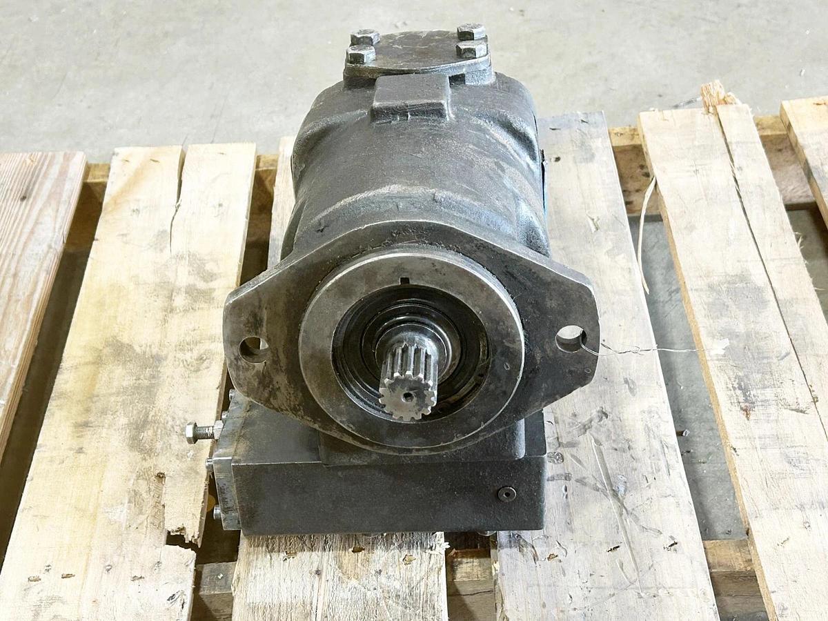 Used Oilgear PVWH-34-LSAS-CNNN Hydraulic Piston Pump