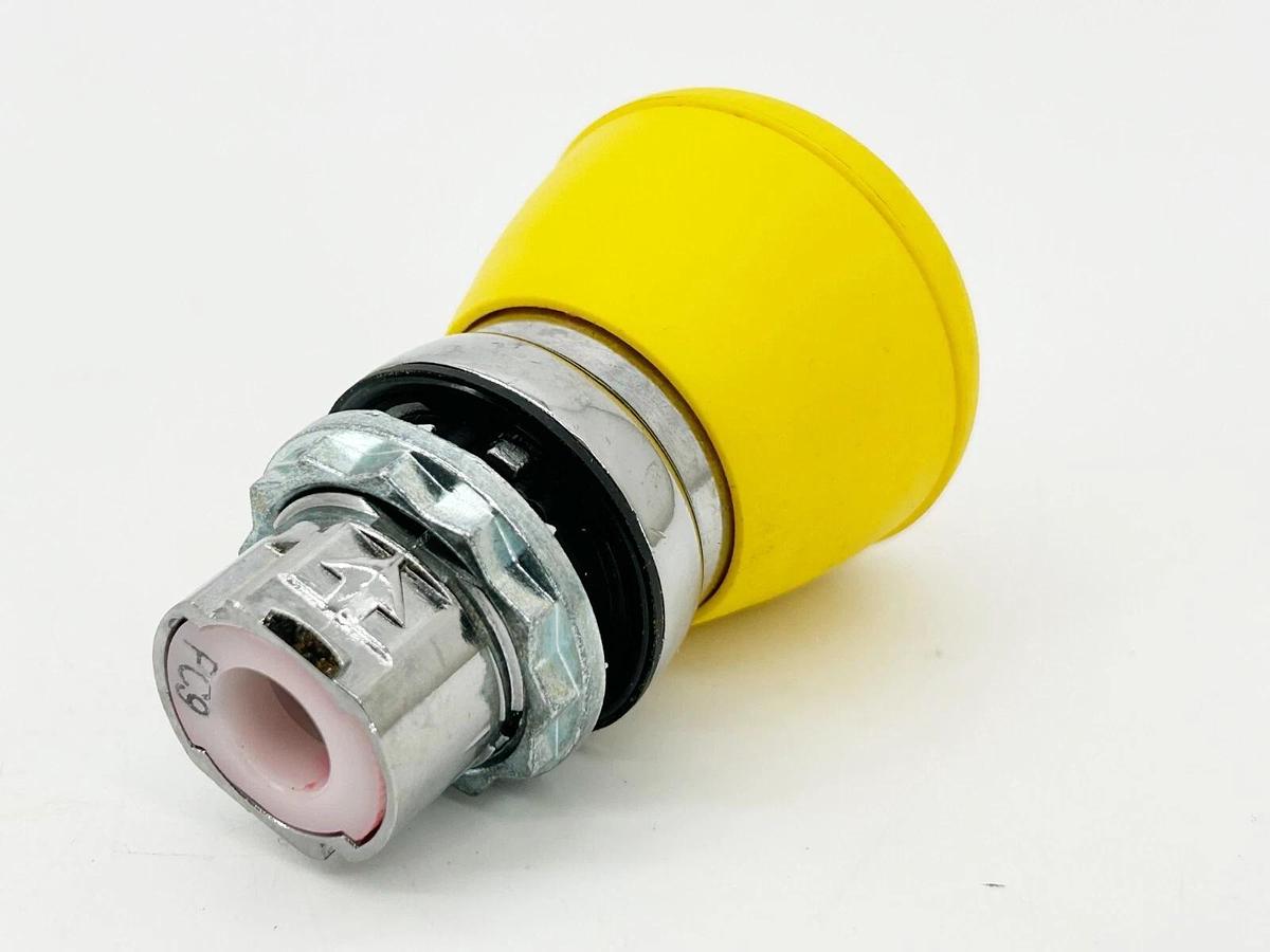 New Allen Bradley 800FM-LMP45 2 Position Push/Pull Button Illuminated Yellow