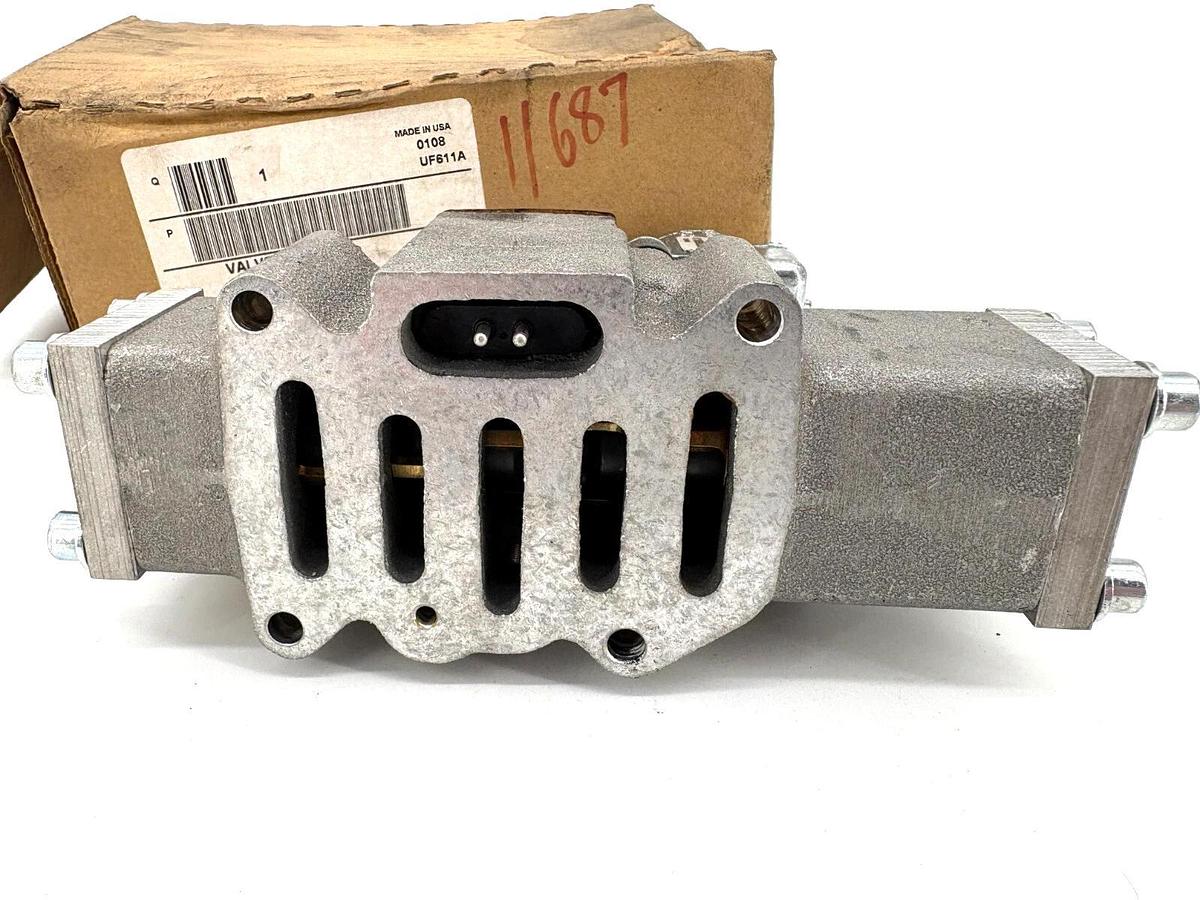New Parker L6753910453 Pneumatic Solenoid Valve 110/120V Coil 12W 140PSI Max