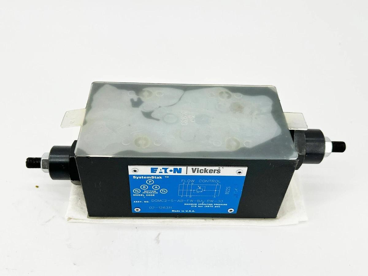 New Eaton Vickers DGMC2-5-AB-FW-BA-BW-30 Flow Control Valve 02-126311 - No Box