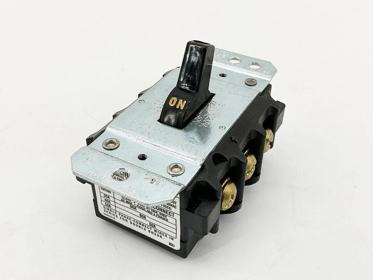 Hubbell HB7810D Manual Motor Disconnect Switch 3P 30A 600V
