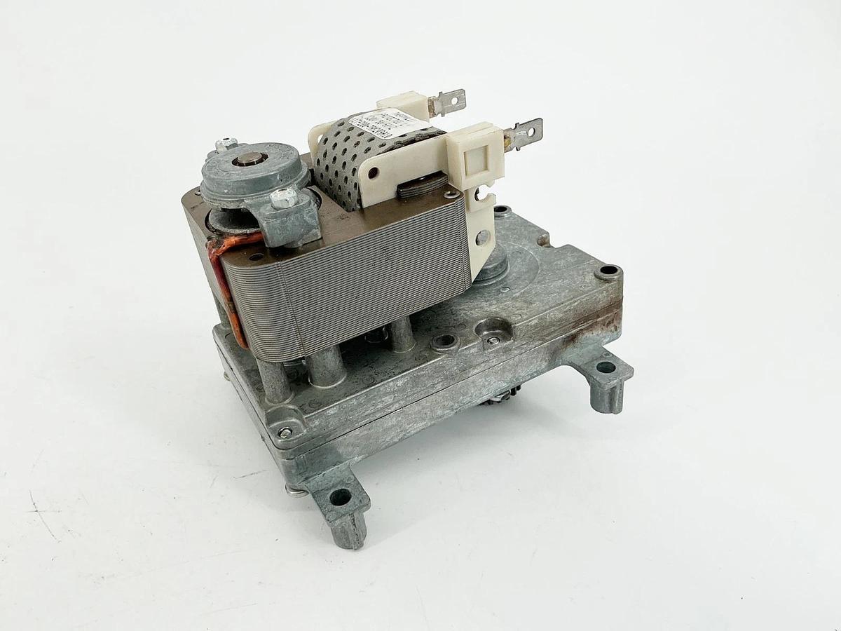 New Brevel Motors 11T-200-7AM209A10 Gear Motor Protected 120V 50/60Hz - No Box