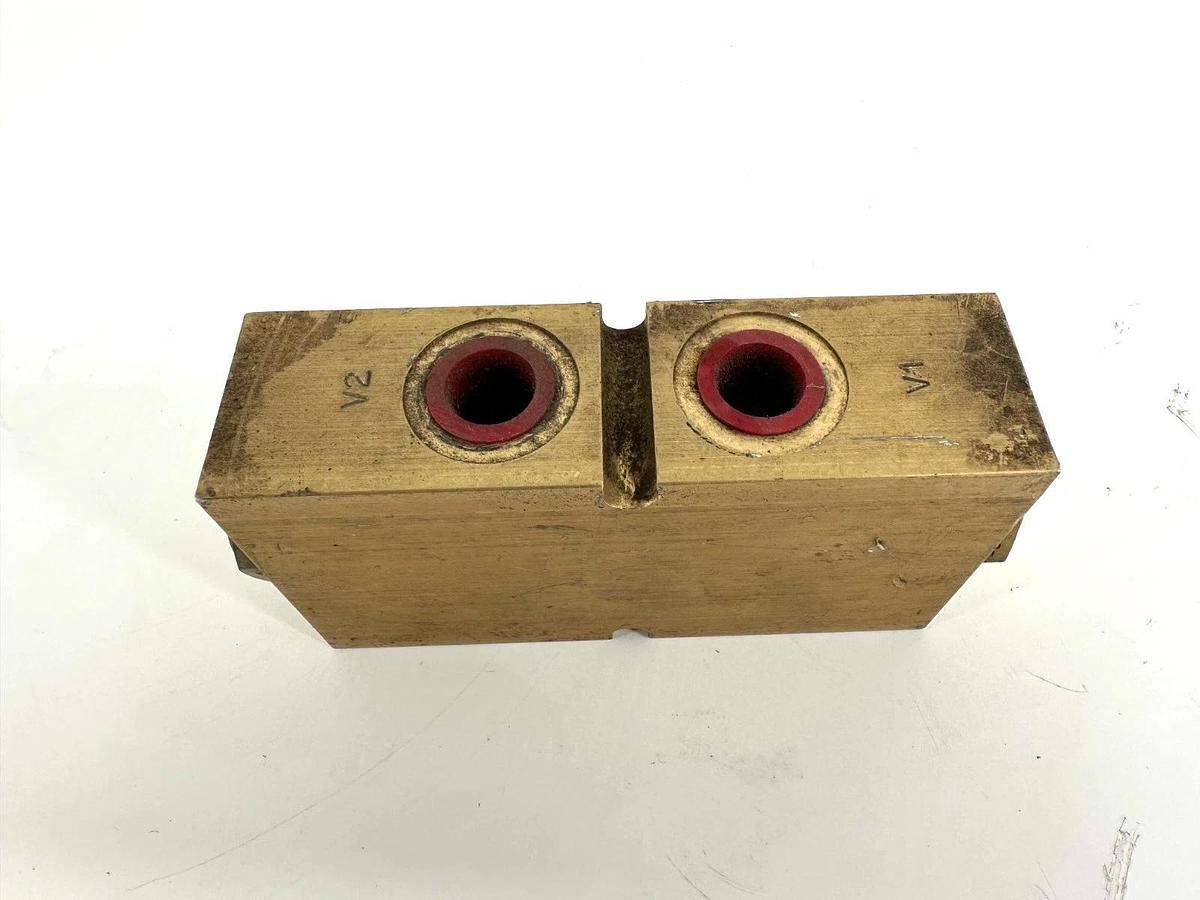 Used Vickers DPC1-10-P-6T Check Valve REV .3 Gold Color