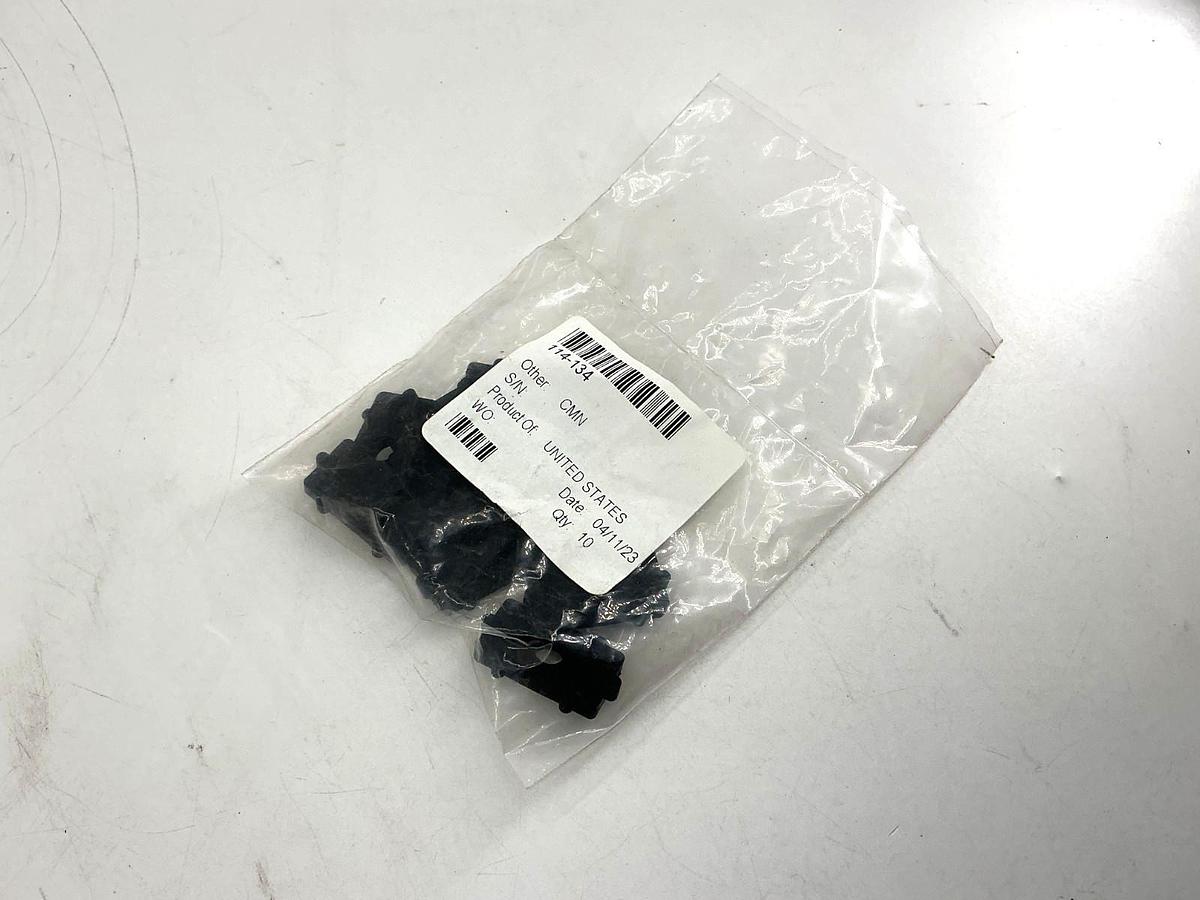 Bag of 10 New Numatics 114-134 Bumper Black for 2-Position Valve 114134