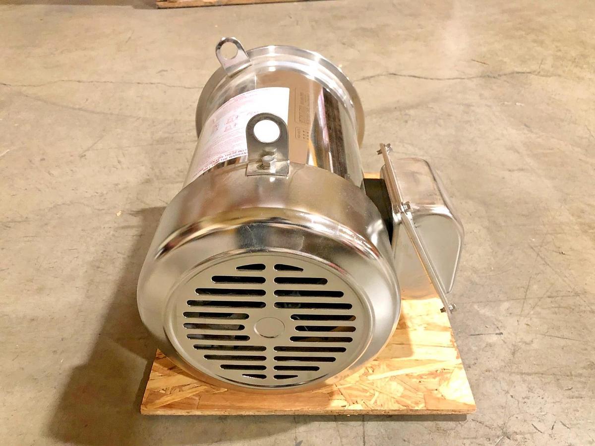 New Sterling XH0052PHA Washdown Motor 5HP 208-230/460V 3500rpm 3PH - No Box