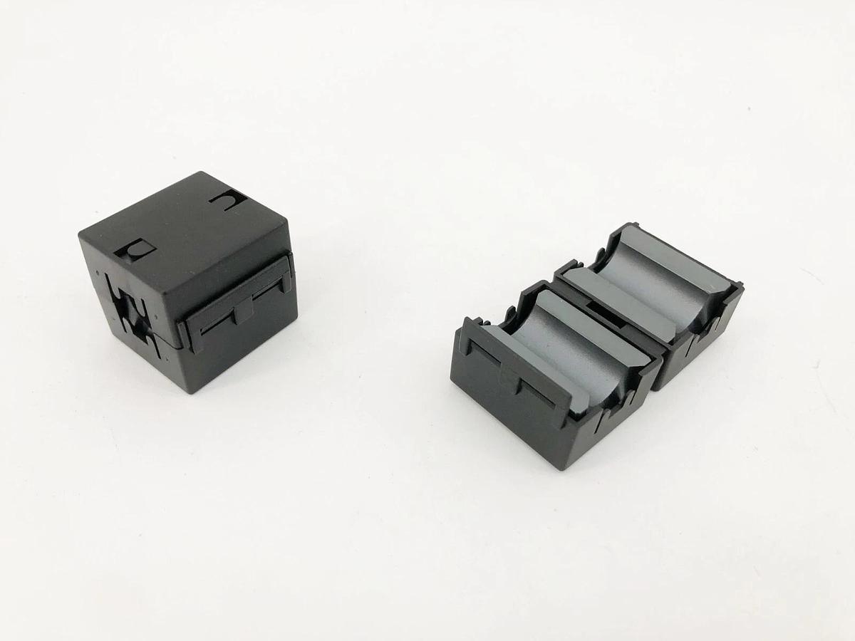 Lot of 2 New Laird HFA259131-0A2 Ferrite Split Snap-On Core
