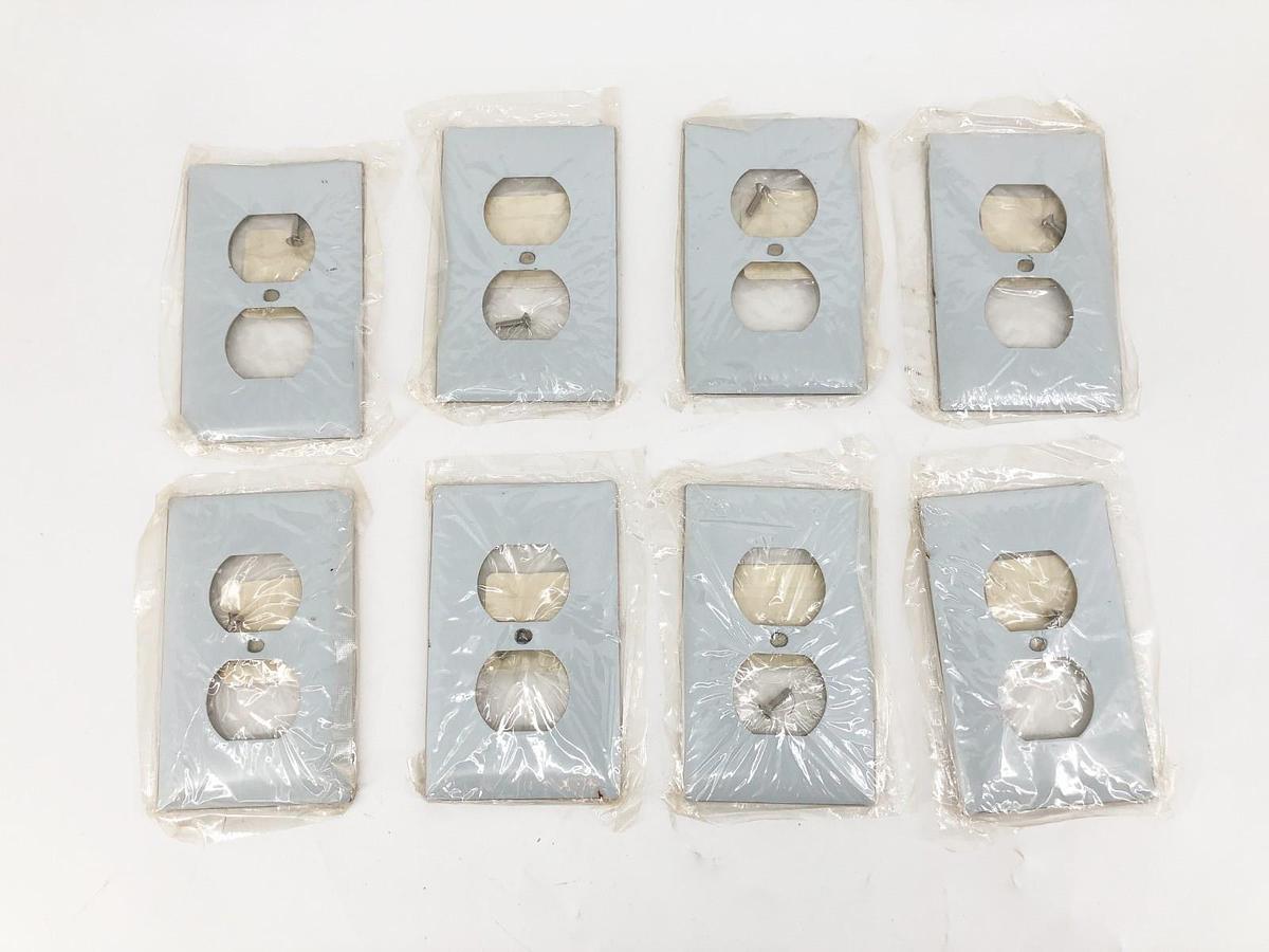 Lot of 8 New Hubbell SS8 Stainless Steel Wallplates 1-Gang Duplex - No Box