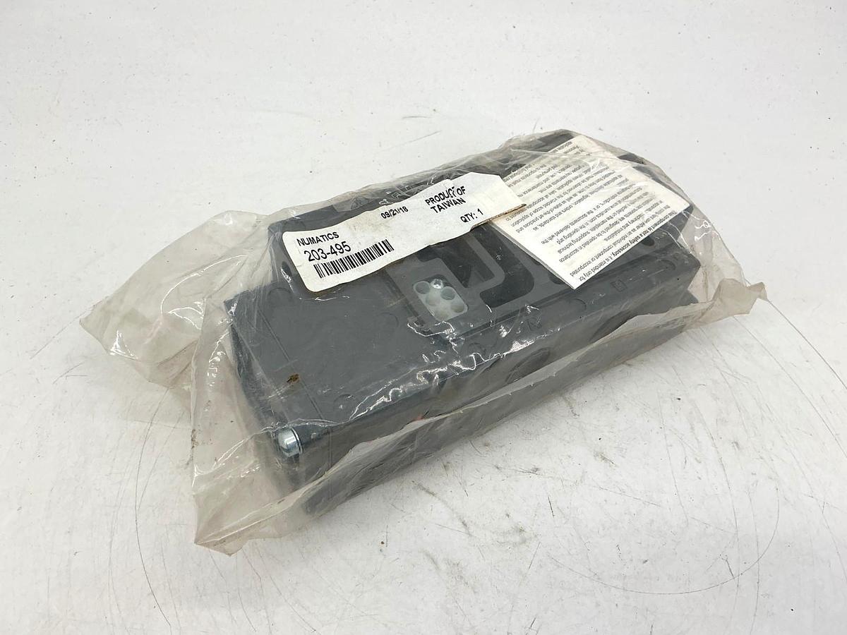 New Numatics 203-495 Pneumatic/Sub Base 1 Station Side Port 1/2" NPTF 203495