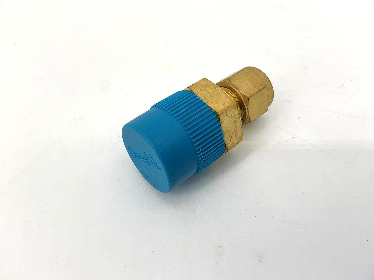 Bag of 6 New Swagelok B-8M0-1-8 Tube Fitting 8mm Connector Tube OD 1/2" Male NPT