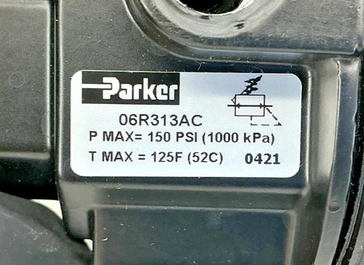 New Parker 06R313AC Pneumatic Pressure Regulator Port Size: 1/2" 150PSI - No Box