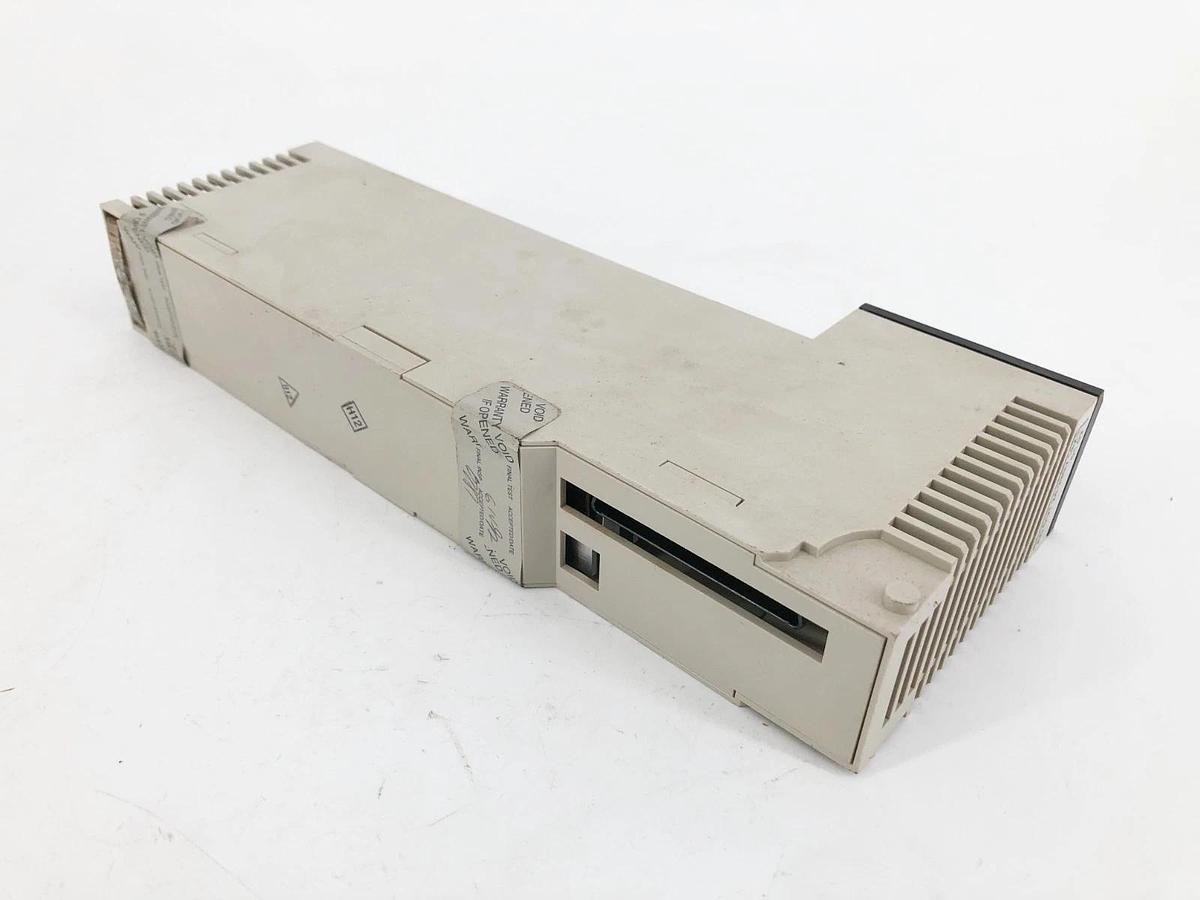 Used Schneider Automation 140DAO84000 Modicon Output Module 24-230VAC 16X1