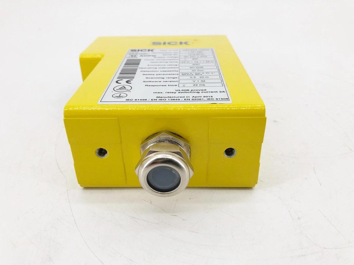 New Sick WEU26/3-103A00 Single-Beam Photoelectric Safety Switch 1047985 - No Box