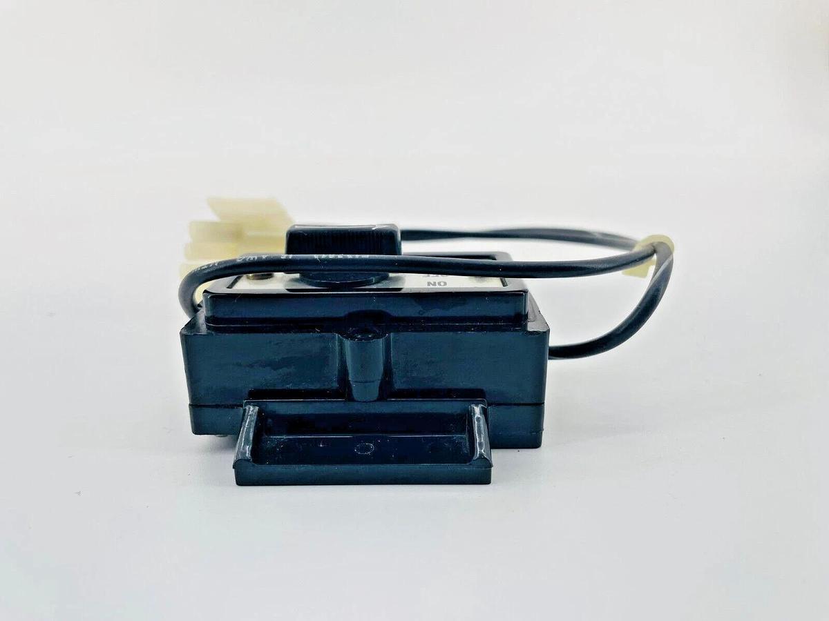 New GE FTNPB1D Selector Switch Off/On 600V