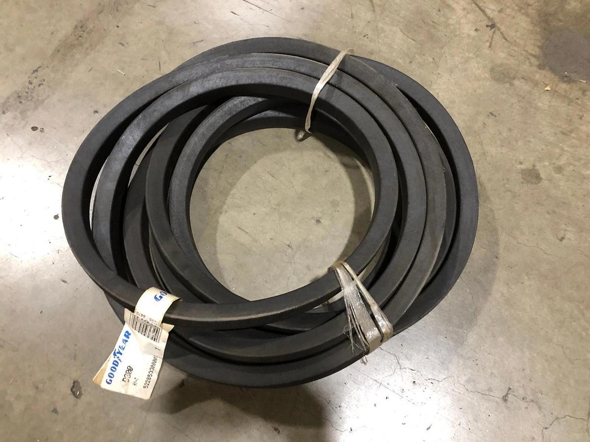 New Goodyear D300 V-Belt - No Box