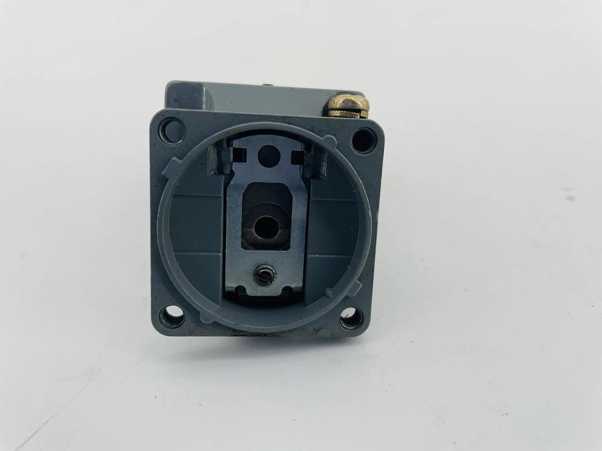 New Cutler Hammer E50SAN Limit Switch Body 10A 120VAC 1P