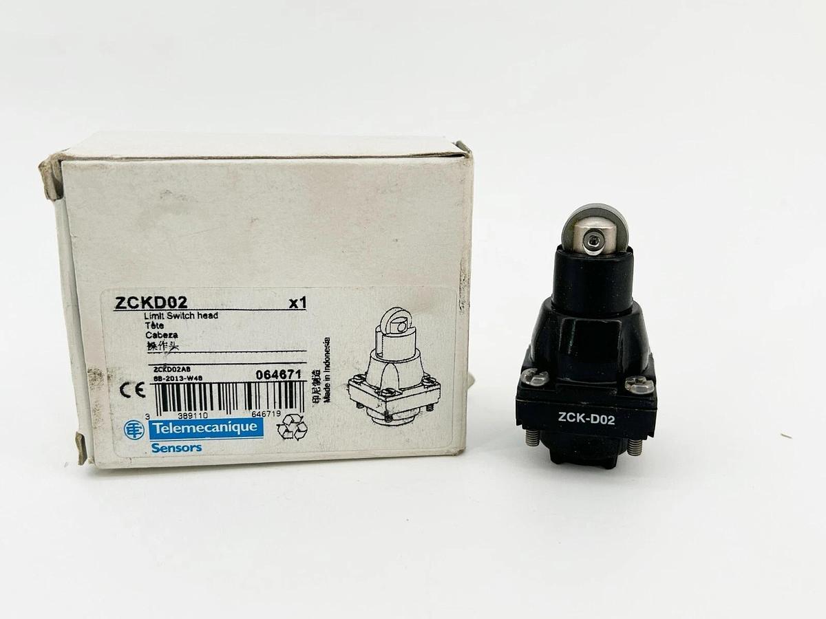 New Telemecanique ZCKD02 Limit Switch Roller Plunger Spring Return 2 Directions