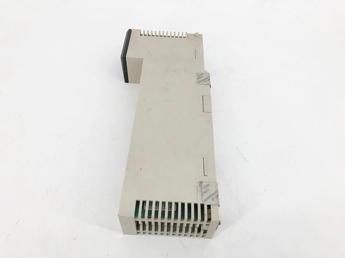 Used Schneider Automation 140DAO84000 Modicon Output Module 24-230VAC 16X1