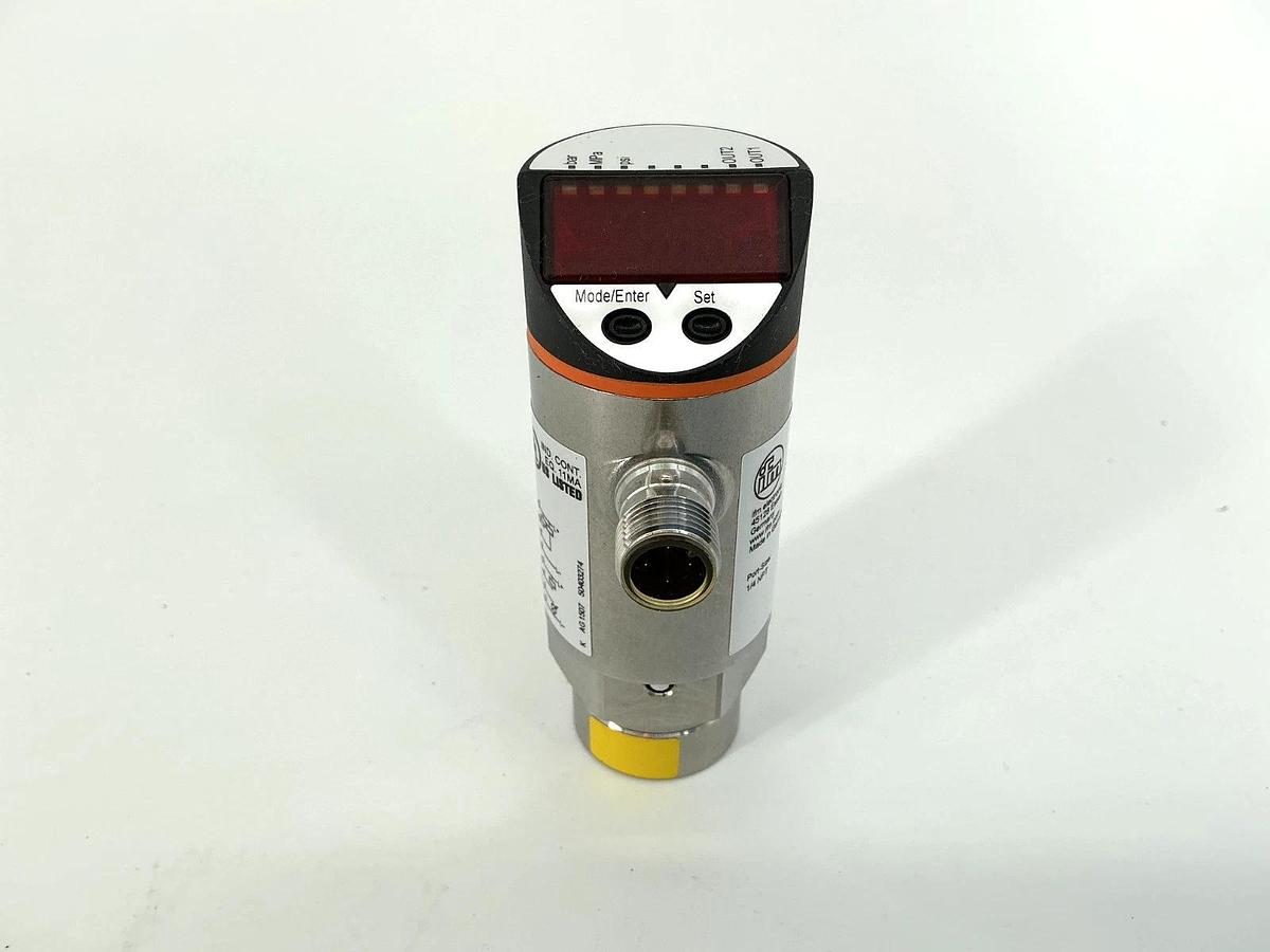 New IFM Efector PN2224 Pressure Sensor 1/4"NPT Port Size 18-32VDC 1088PSI