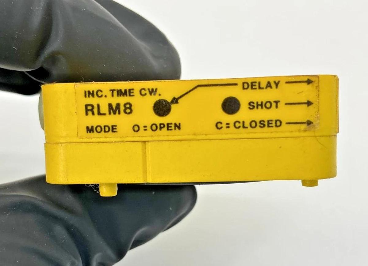 Lot of 2 New Banner Engineering RLM8 Maxi-Beam Module 25575