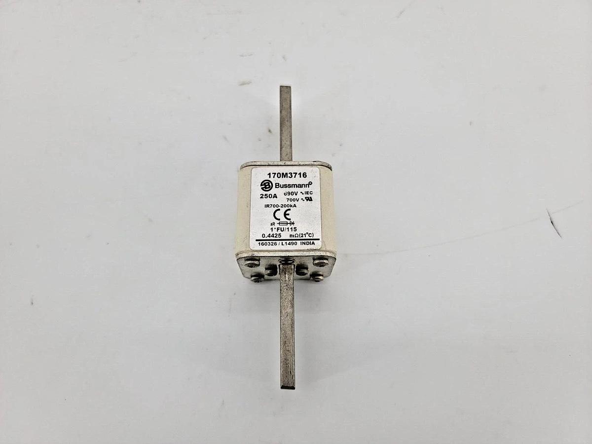 New Bussmann 170M3716 High Speed Fuse 250A 690VAC