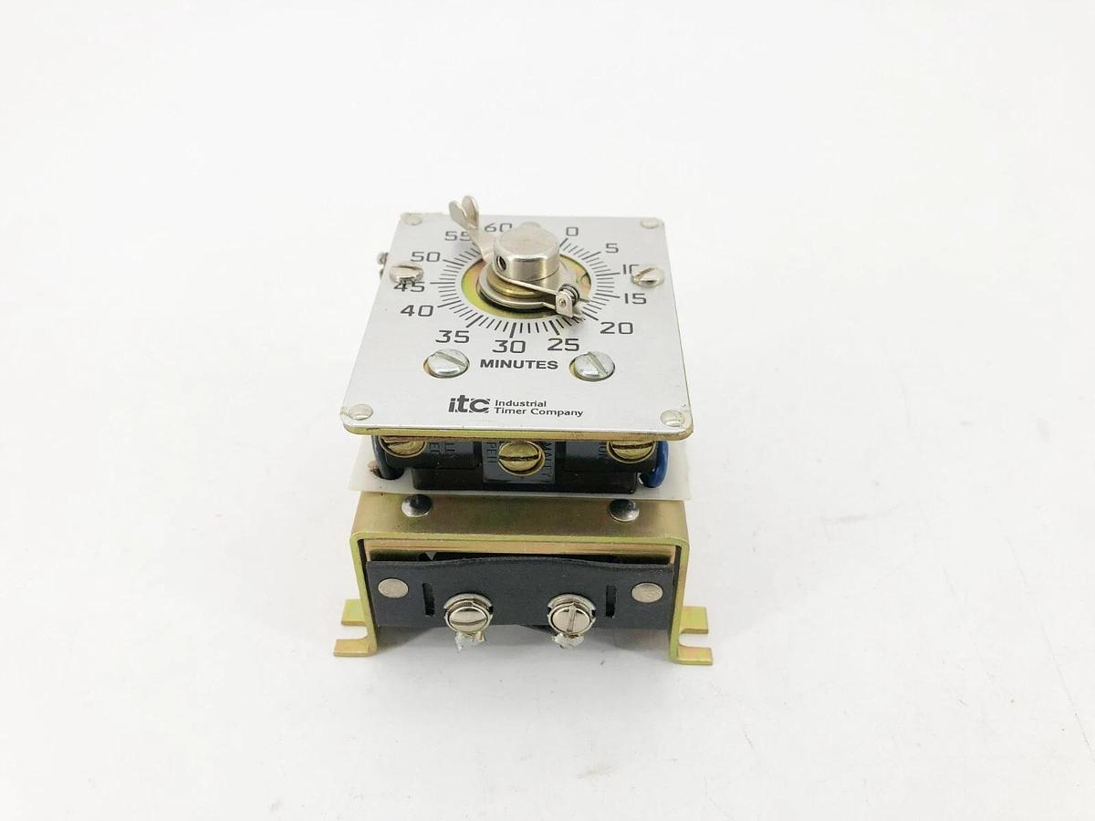 New Industrial Timer CSF-60MIN Motor Timer 120V 60Hz 60 Minute