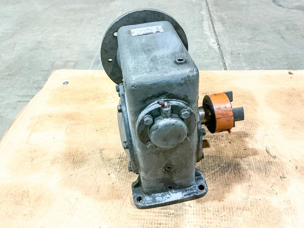 Used Winsmith 007MCTS33000DN Gear Box 20 Ratio 1800RPM 4.41 Input HP 7MCT