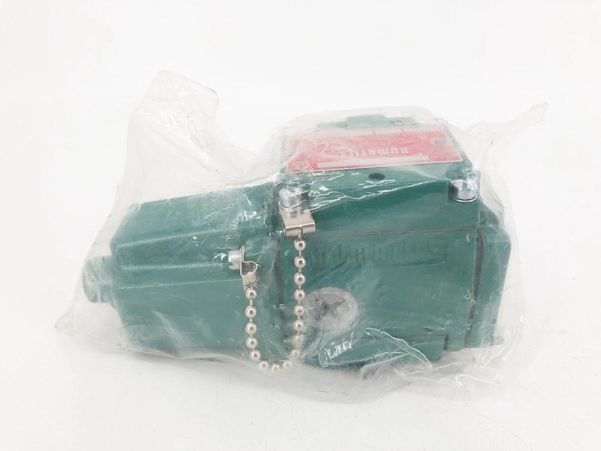 New Numatics 12SAD4 OA11B30 Pneumatic Solenoid MK10 120V .16A 12SAD400OA11B30